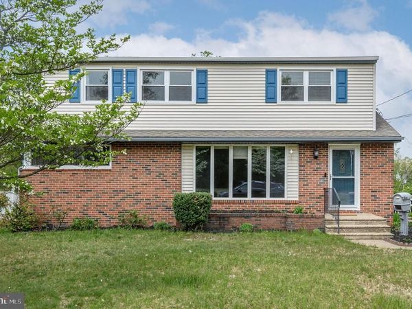6 SUNSET DRIVE, VOORHEES, NJ 08043