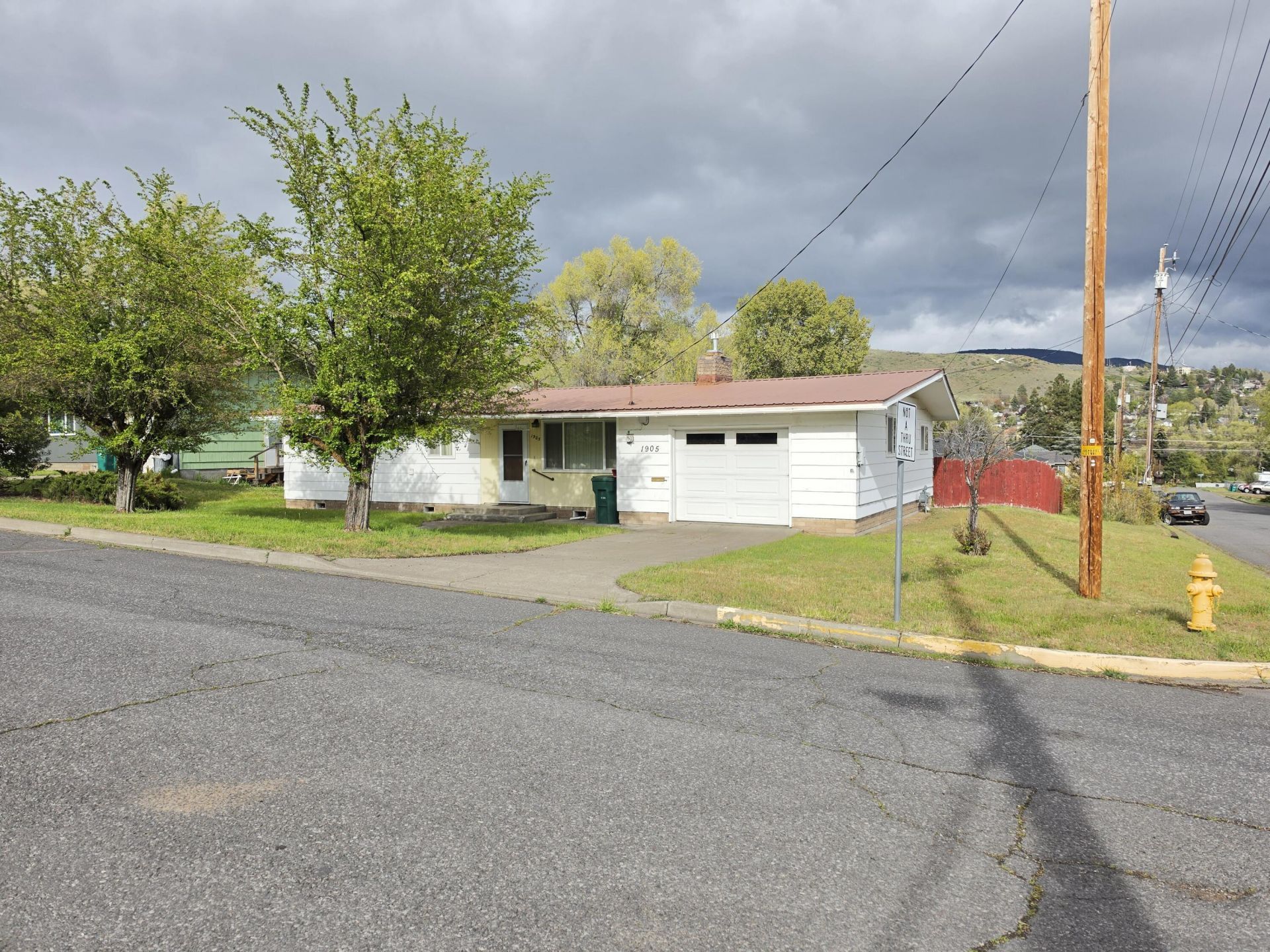 1905 Lancaster Avenue, Klamath Falls, OR 97601 Main Photo
