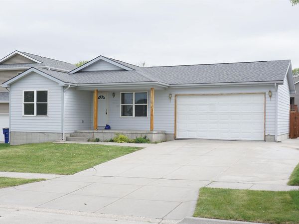 4129 W Thatcher Circle, Lincoln, NE 68528