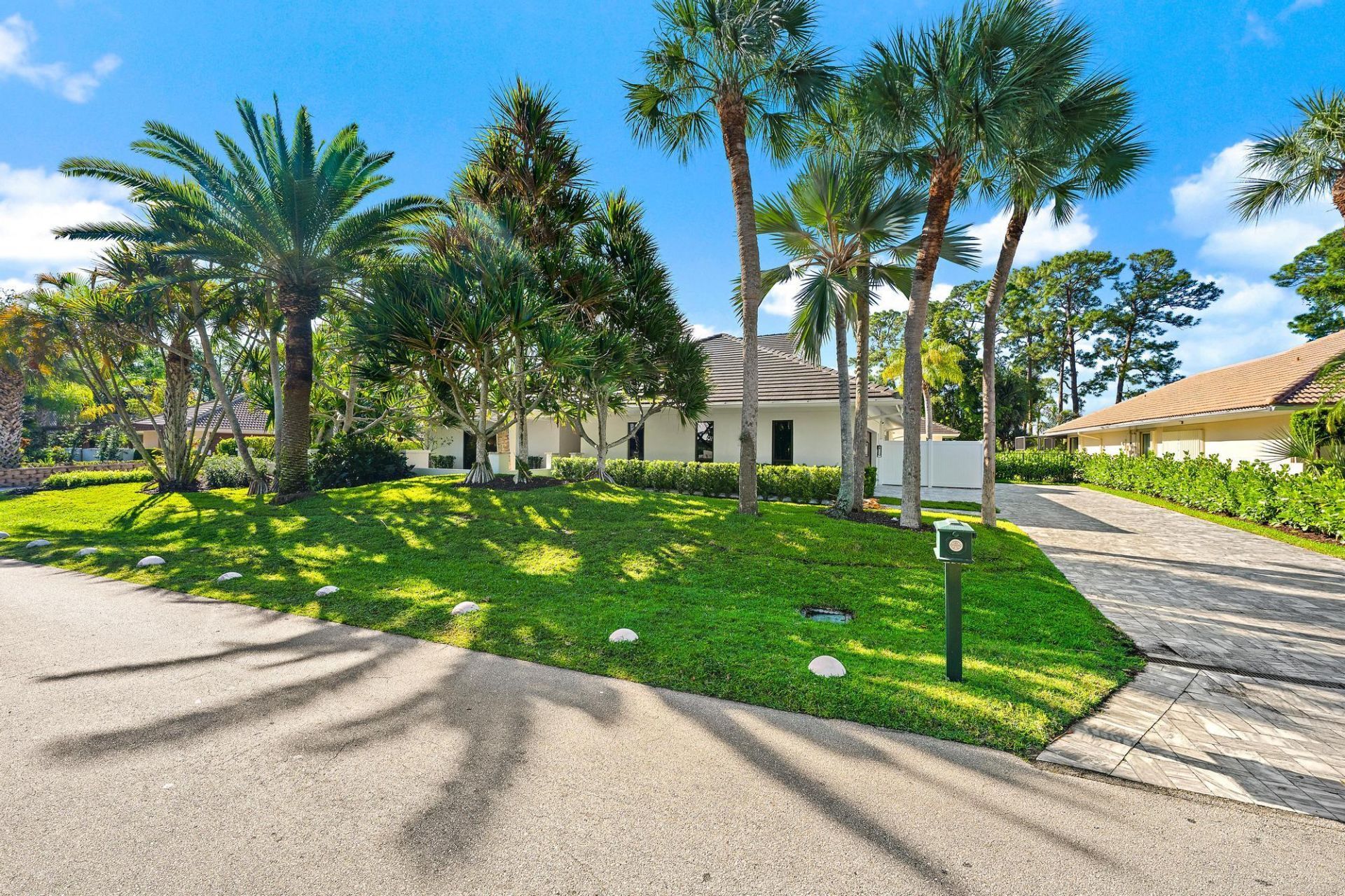 12 Alston Road, Palm Beach Gardens, FL 33418 Photo