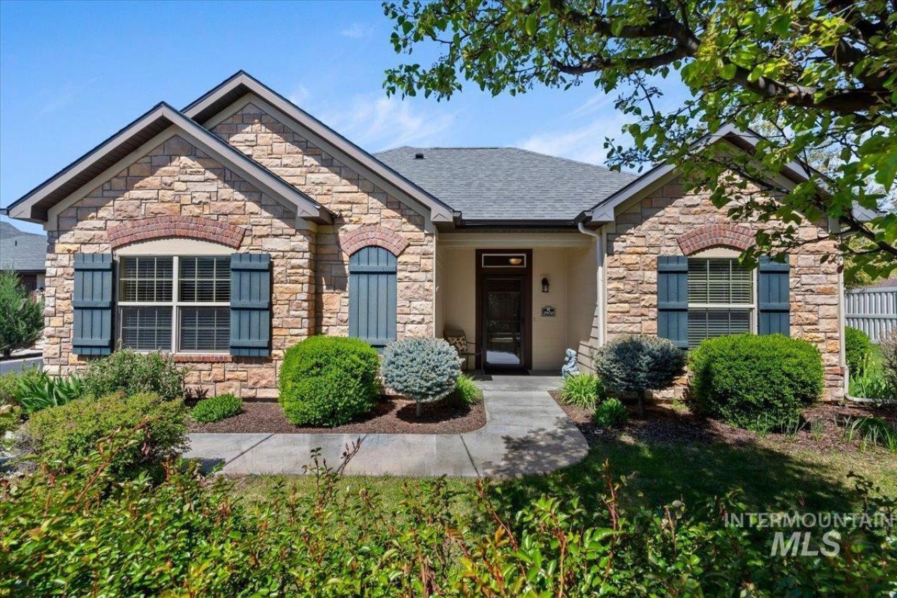 2970 N Cloverdale Rd, Boise, ID 83713 Main Photo