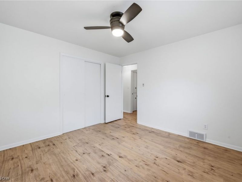 518 Spring Street, Struthers, OH 44471 Photo 12