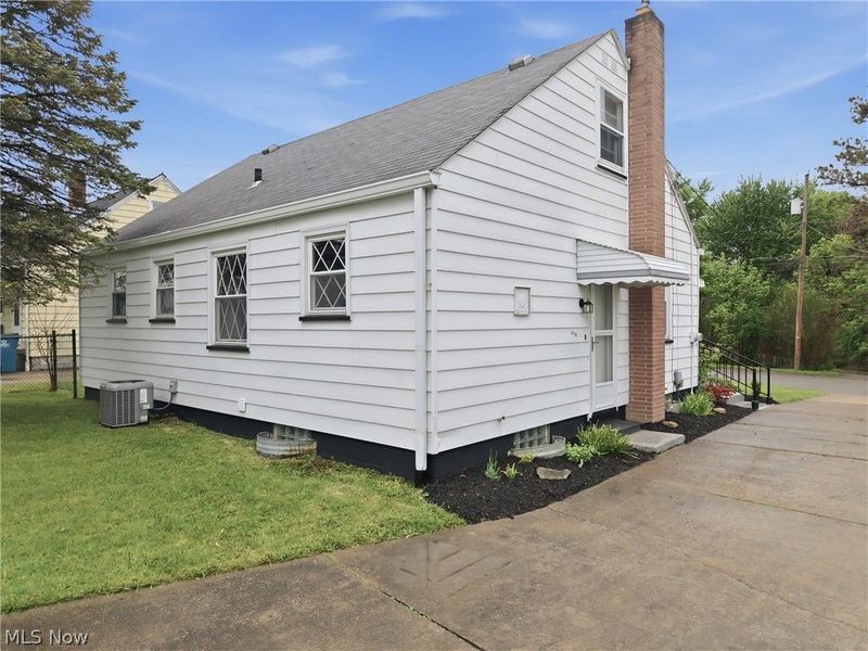 518 Spring Street, Struthers, OH 44471 Photo 4