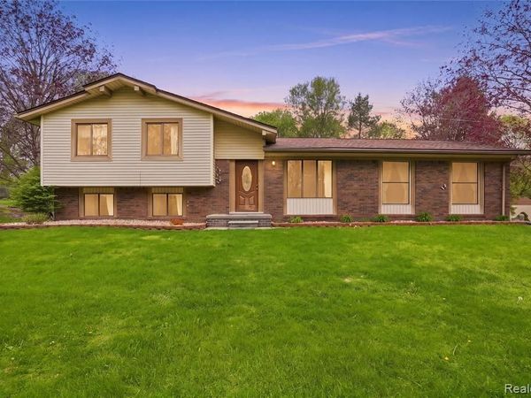1525 E Dawson Road , Milford Twp, MI 48381