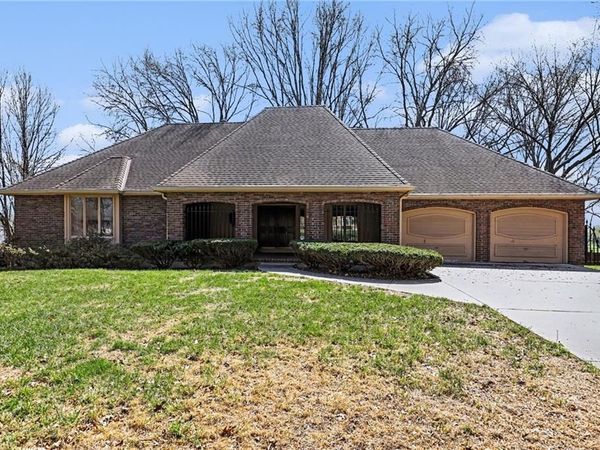 8017 W 102nd Terrace, Overland Park, KS 66212