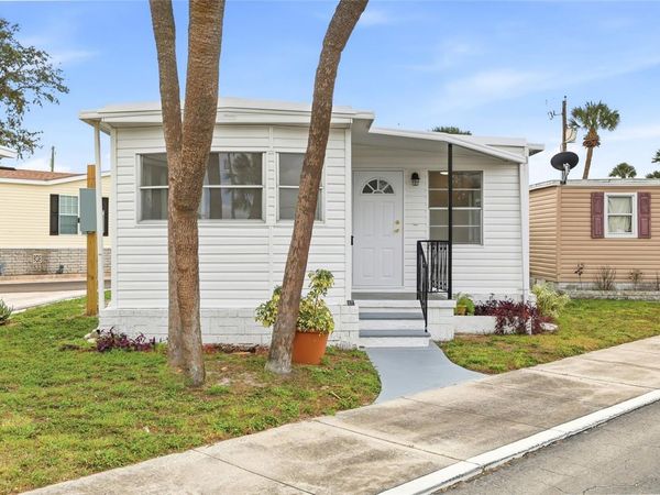 4851 W GANDY BOULEVARD , Unit B7L17, TAMPA, FL 33611