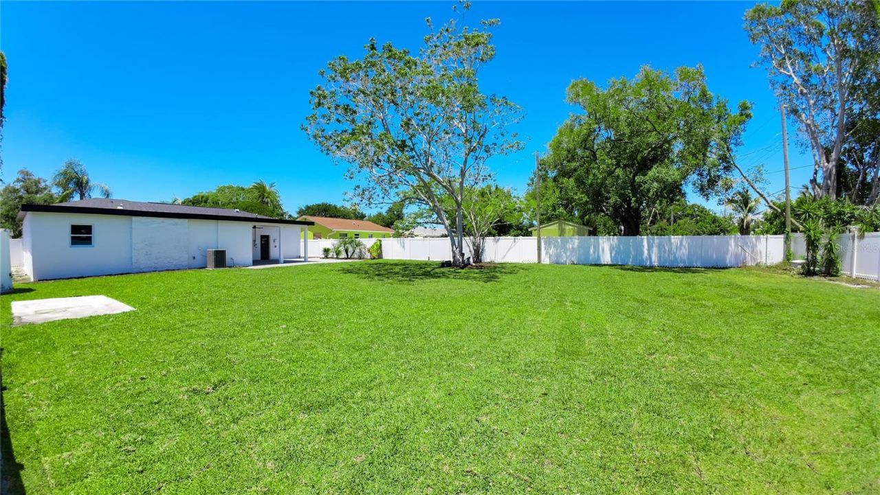 936 Alcazar Way S, Saint Petersburg, FL 33705 Photo