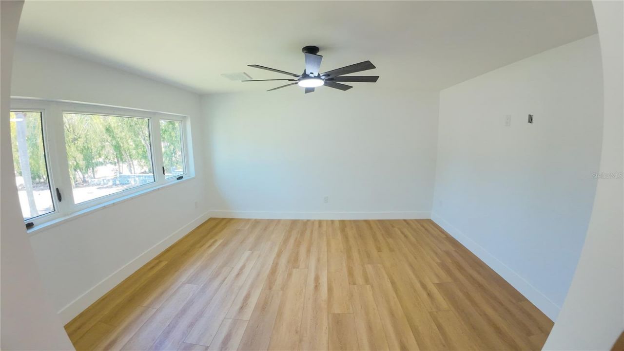 936 Alcazar Way S, Saint Petersburg, FL 33705 Photo