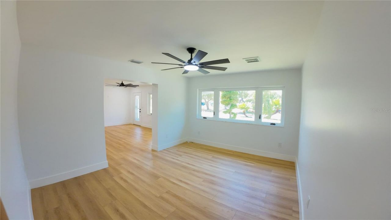 936 Alcazar Way S, Saint Petersburg, FL 33705 Photo