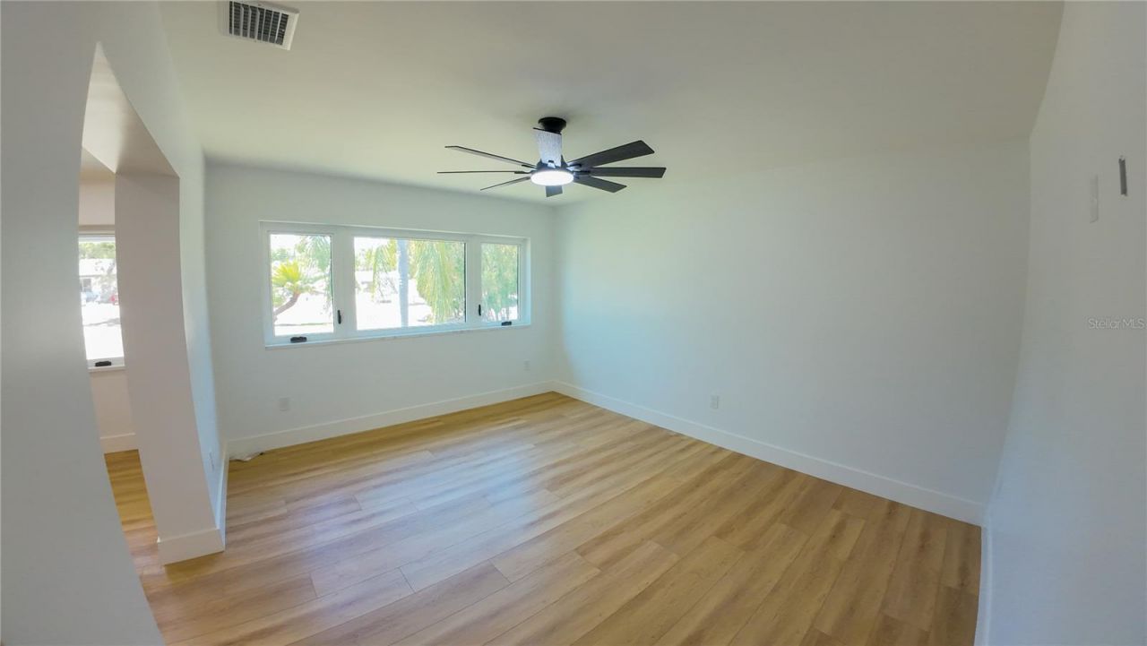 936 Alcazar Way S, Saint Petersburg, FL 33705 Photo