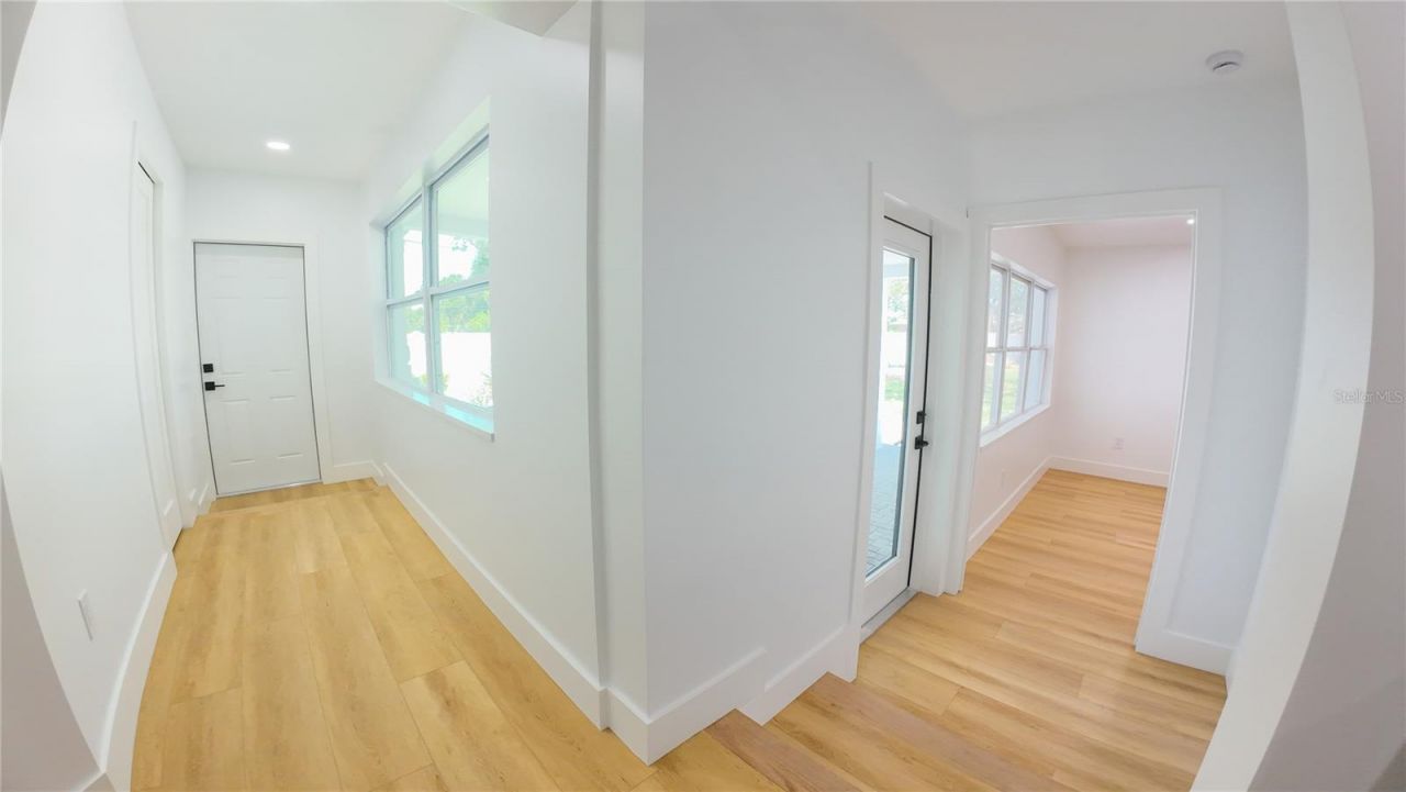 936 Alcazar Way S, Saint Petersburg, FL 33705 Photo
