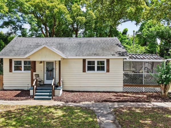 5537 LAKE STREET , MOUNT DORA, FL 32757