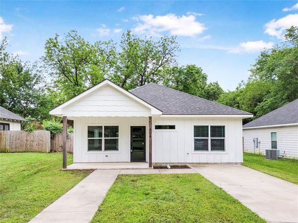 604 W Star Street , Denison, TX 75020
