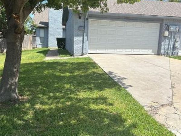 2205 Heritage Circle, Unit 2205, Carrollton, TX 75006