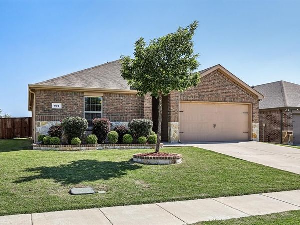 904 Alton Drive, Aubrey, TX 76227