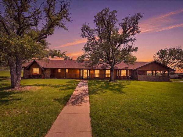 911 Mcvoid Road, Springtown, TX 76082