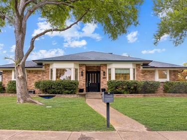 9515 Robin Meadow Drive, Dallas, TX 75243