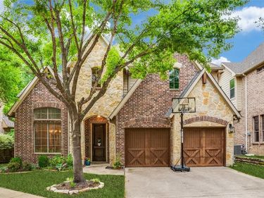 2242 Forest Hollow Park, Dallas, TX 75228
