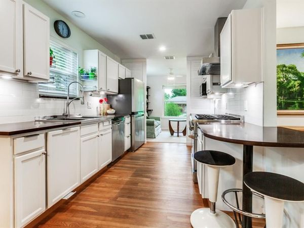 6221 Berryhill Street, Dallas, TX 75231