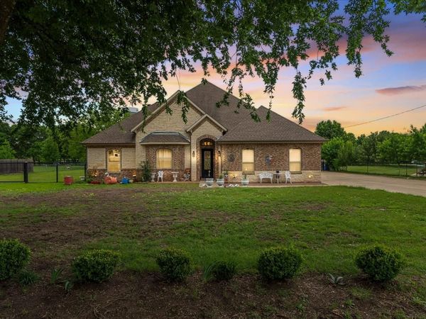 113 Silverwood Drive, Ovilla, TX 75154