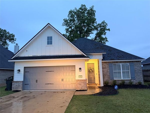 216 Cullom Drive , Bossier City, LA 71112