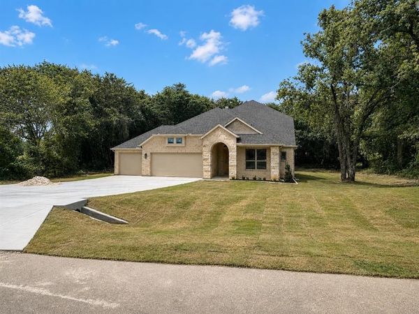 121 Loveta Lane, Boyd, TX 76023
