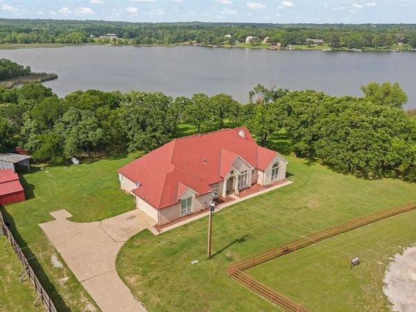 1701 W Lake Shore Drive, Alvarado, TX 76009