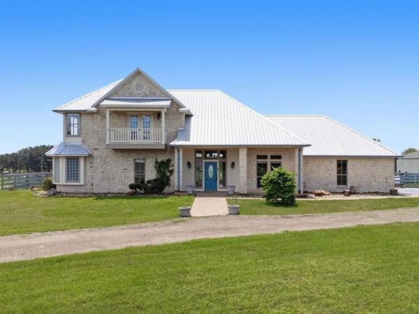 219 W Twin Creeks Trail , Troup, TX 75789