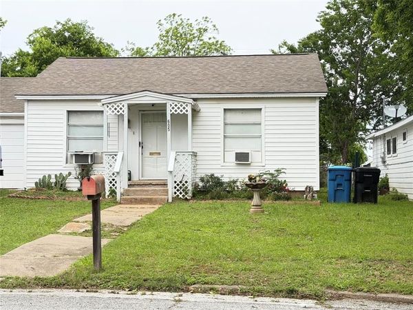 605 E Morton Street, Denison, TX 75021