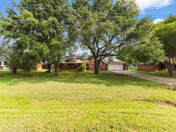 319 Anita Lane, Waxahachie, TX 75165