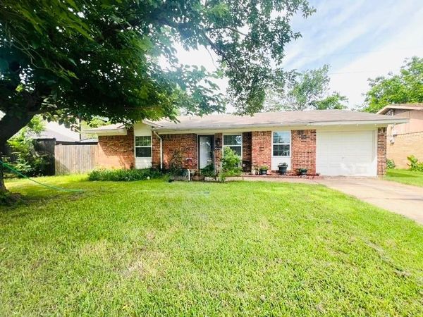 2646 Brady Lane, Grand Prairie, TX 75052