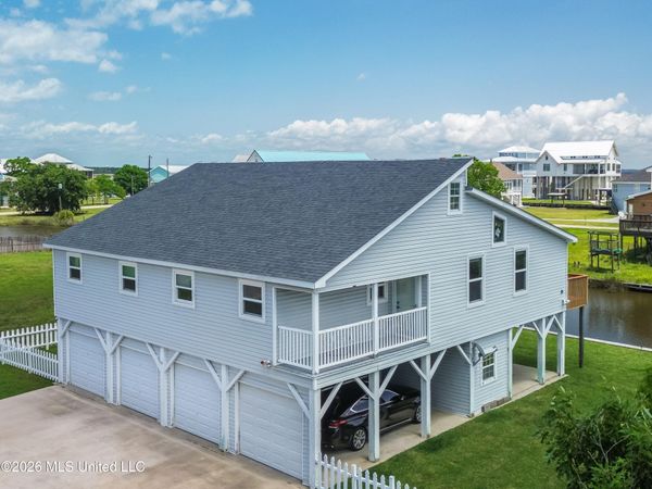 11088 Tahiti Street, Bay Saint Louis, MS 39520
