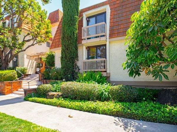 10470 Riverside, Unit 102, Toluca Lake, CA 91602