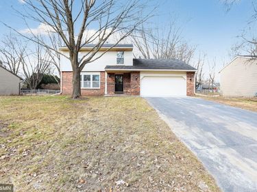 3325 Urbandale Lane N, Plymouth, MN 55447