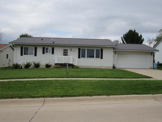 1608 Breca Ridge Drive, Anamosa, IA 52205 Main Photo