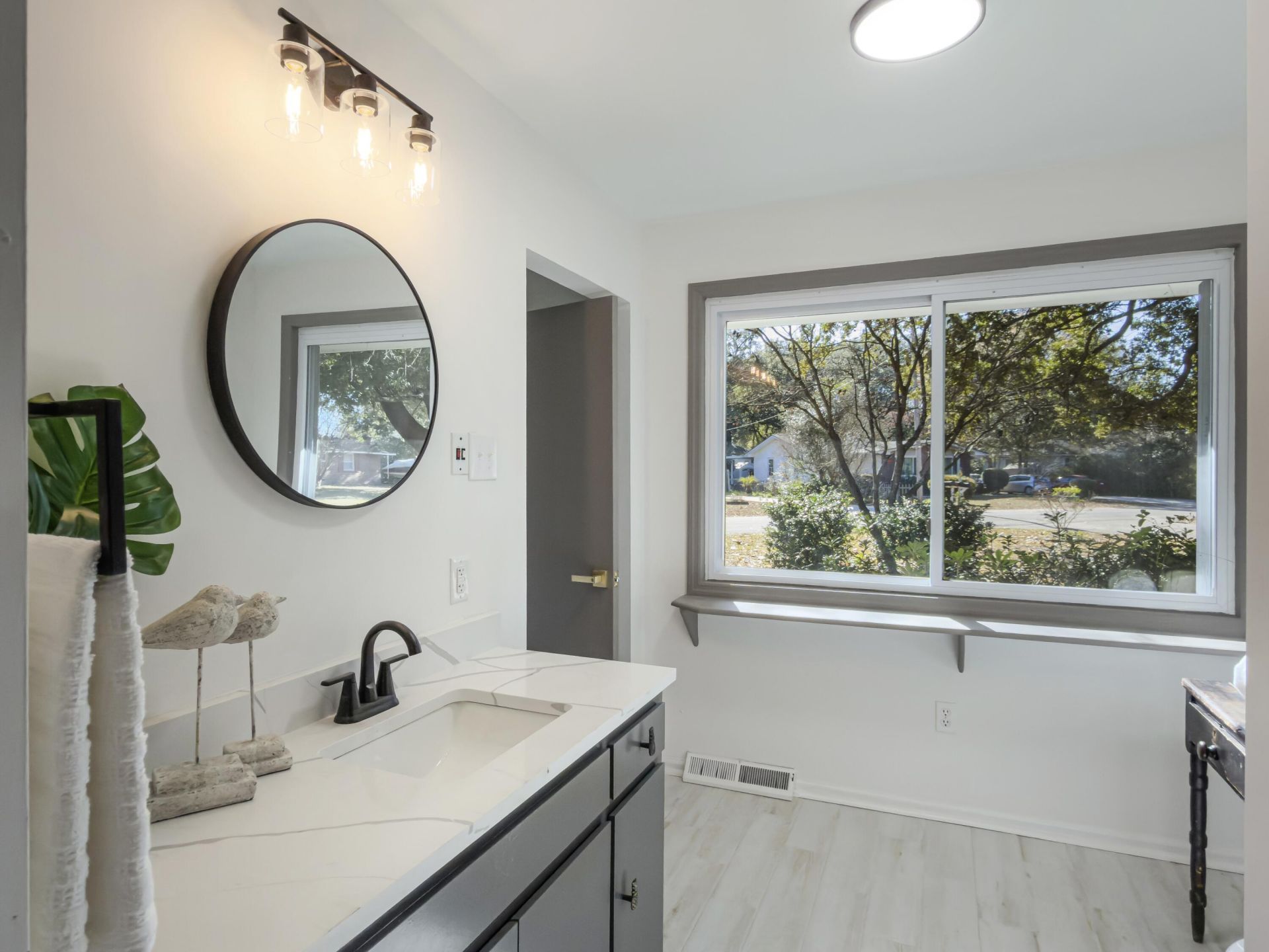 1318 Foster Street Photo 13