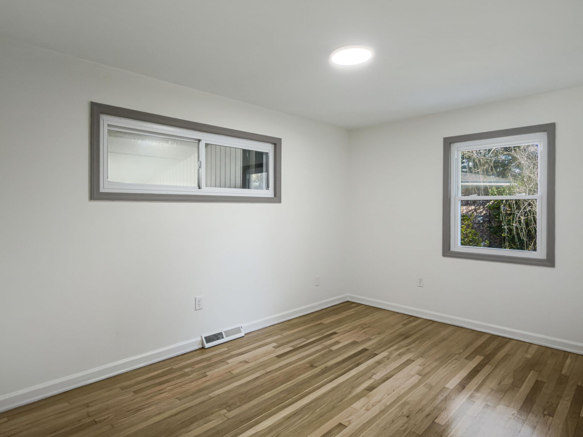 1318 Foster Street Photo 17