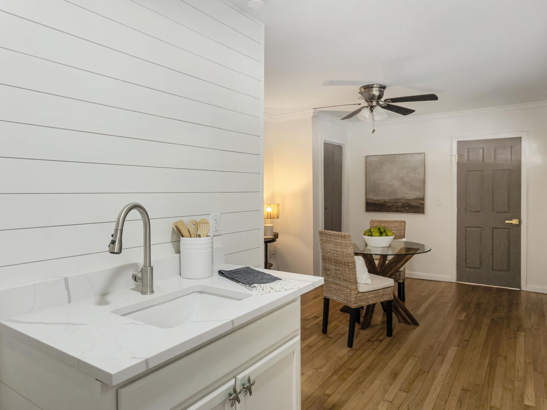 1318 Foster Street Photo 22