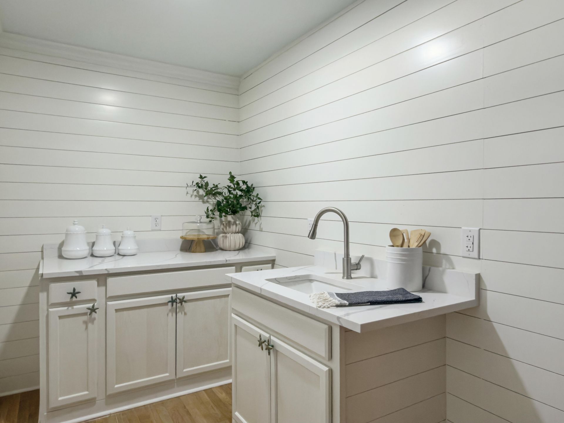 1318 Foster Street Photo 23