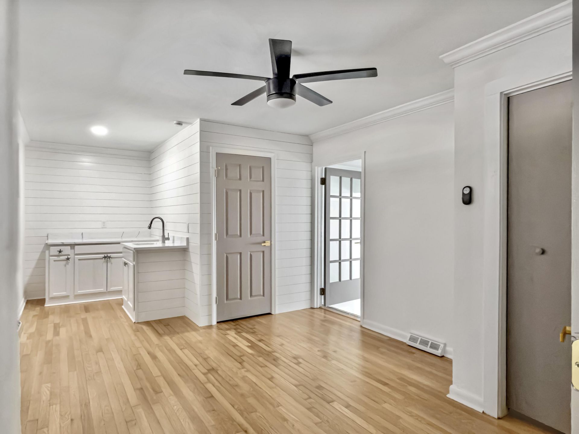 1318 Foster Street Photo 33
