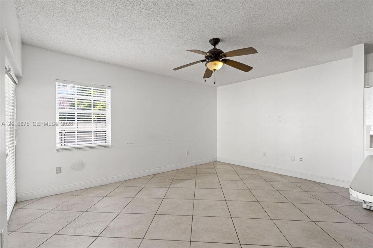 14300 SW 52nd St , Miami, FL 33175 Photo
