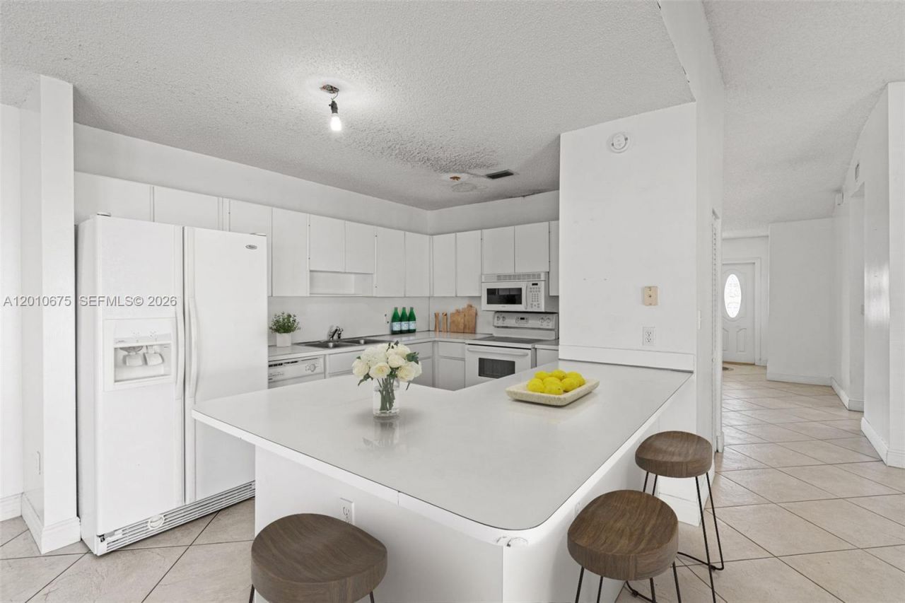 14300 SW 52nd St , Miami, FL 33175 Photo