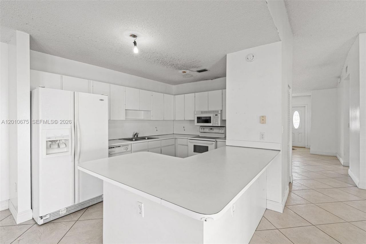 14300 SW 52nd St , Miami, FL 33175 Photo
