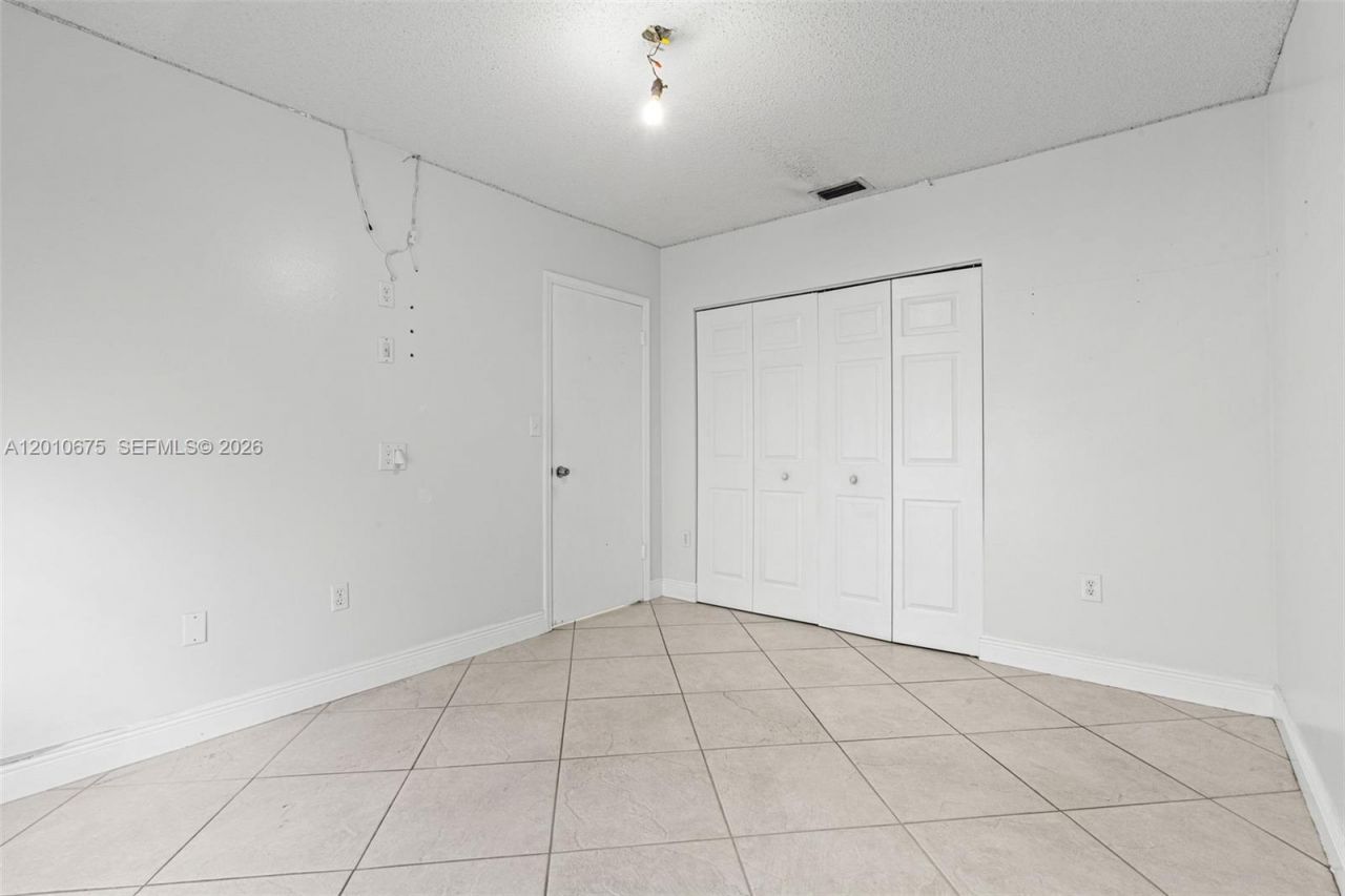 14300 SW 52nd St , Miami, FL 33175 Photo