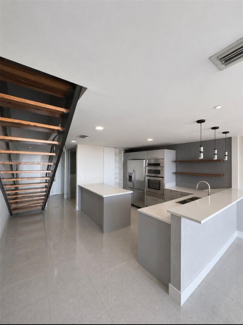 2950 NE 188th St, Unit 406, Aventura, FL 33180 Photo