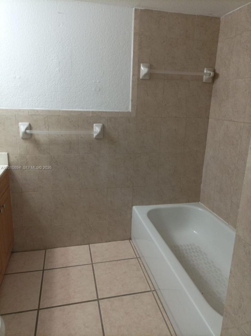 637 SW 3rd St , Unit 206, Miami, FL 33130 Photo