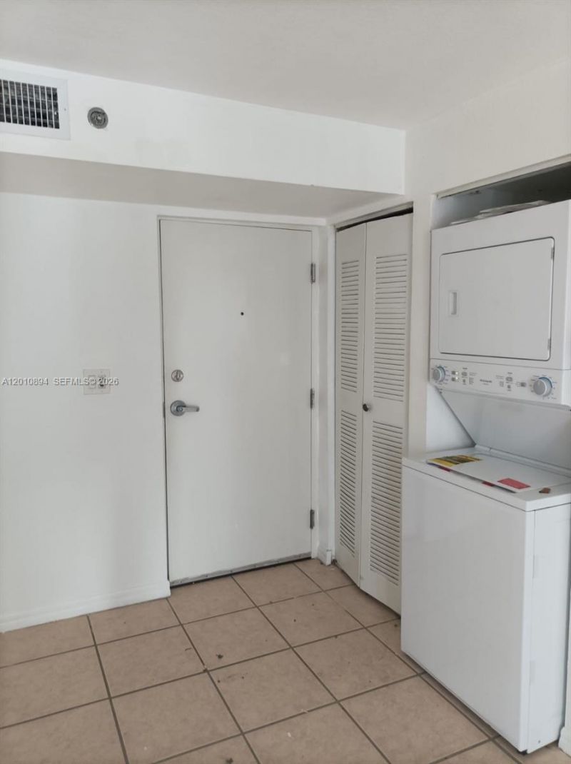 637 SW 3rd St , Unit 206, Miami, FL 33130 Photo