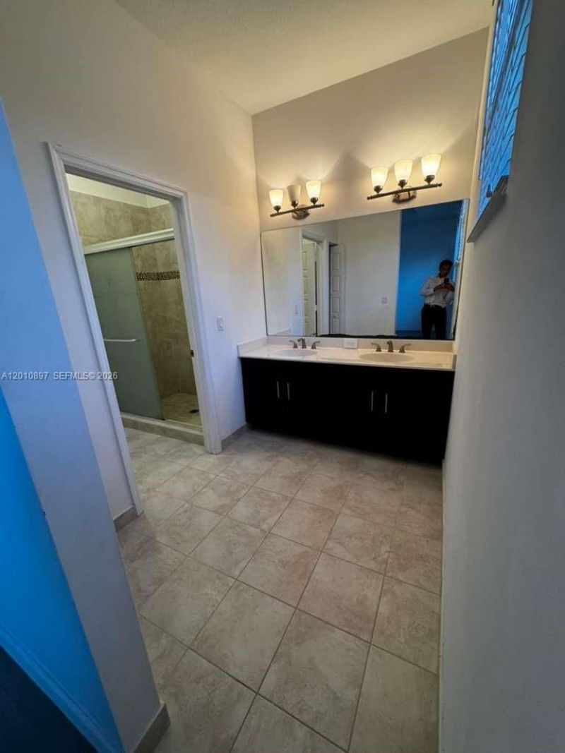 Please Call For Address, Miami, FL 33179 Photo