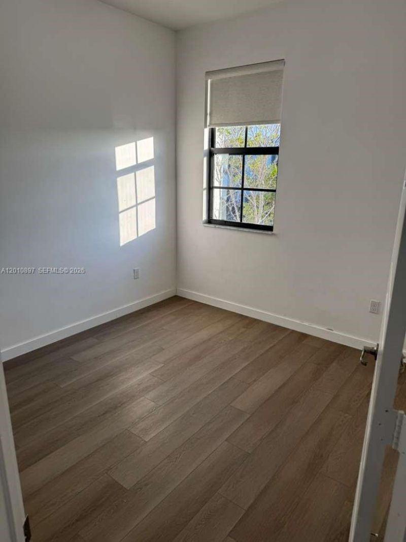 Please Call For Address, Miami, FL 33179 Photo