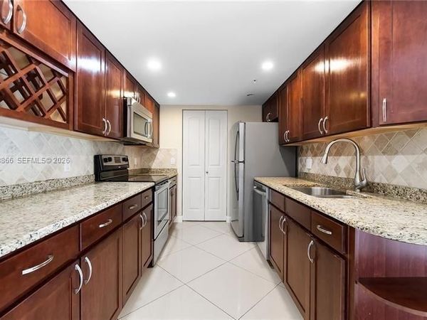 4197 N Haverhill Rd, Unit 213, West Palm Beach, FL 33417